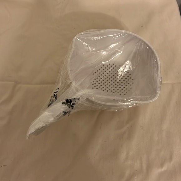 New 1 quart colander from Tupperware - Picture 2 of 8